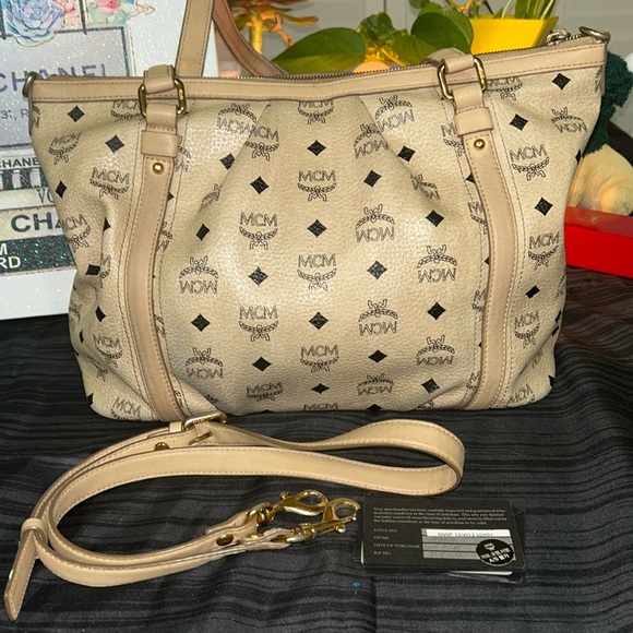 MCM Beige Visetos Coated Canvas Large Tote/Crossbody – Two-Way Bag - Picture 6 of 17